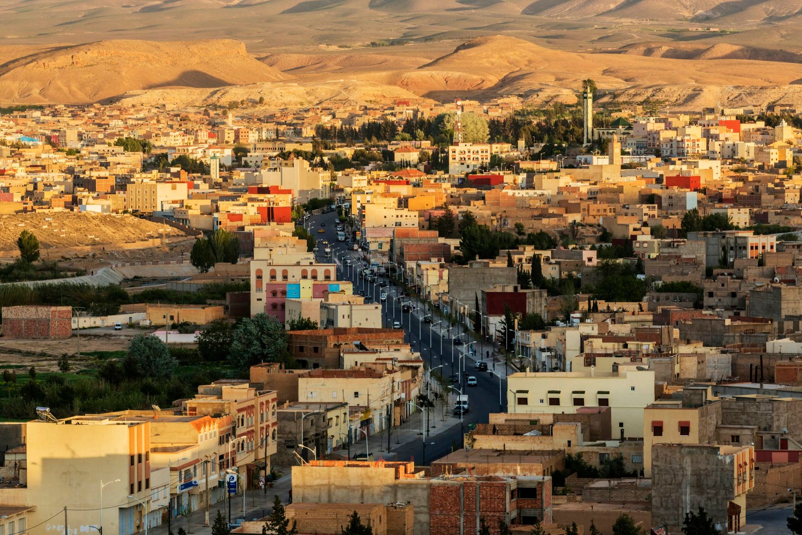 6 Days Marrakech to Chefchaouen via Desert Tour